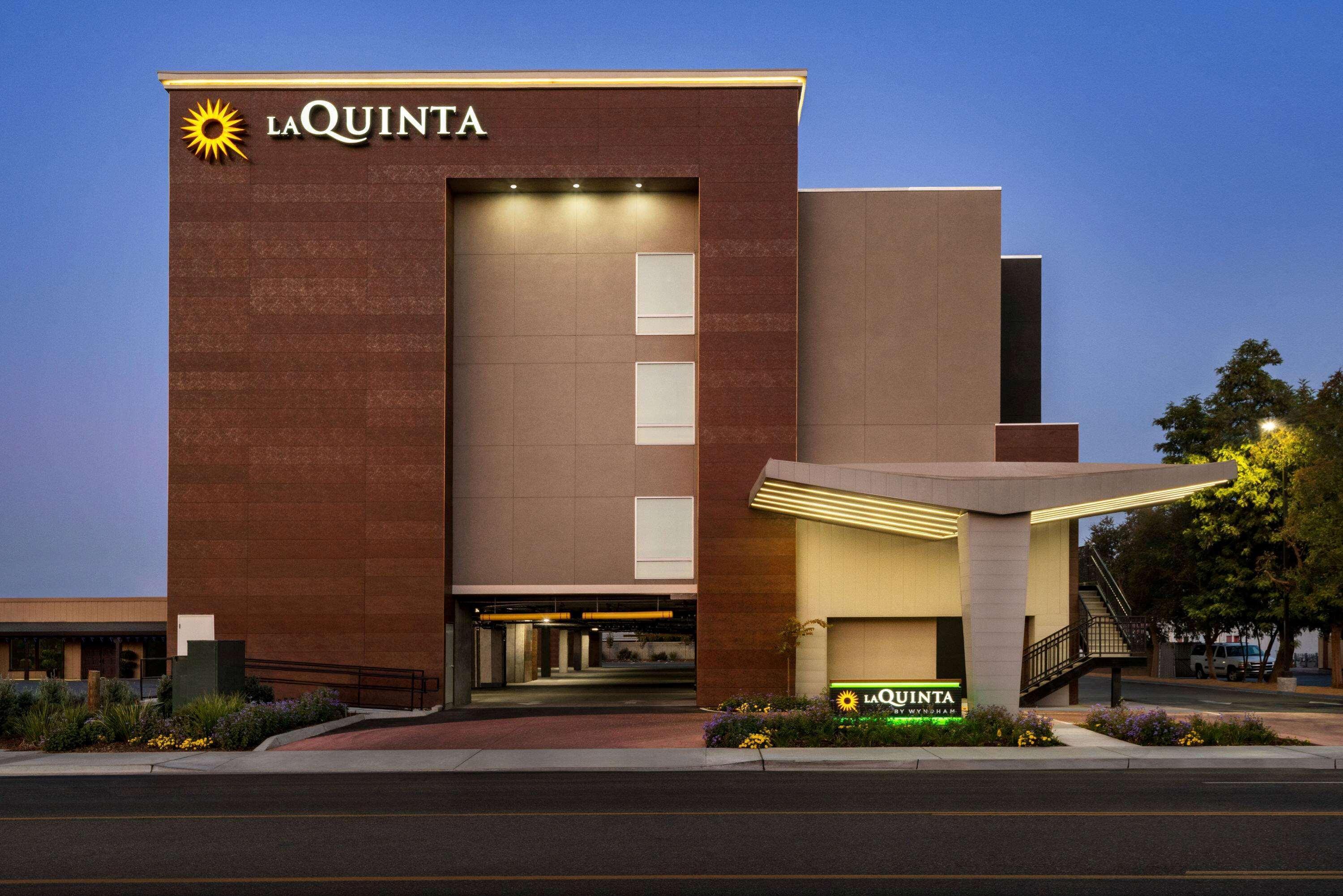 La Quinta By Wyndham Clovis Ca Hotel Exterior photo